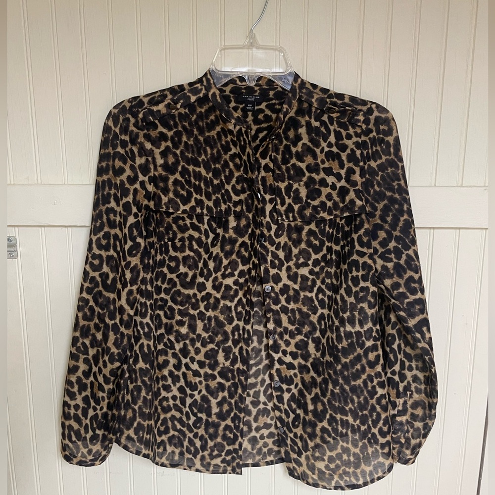 Ann Taylor Long Sleeve Leopard Print Button-Up Blouse size 6P